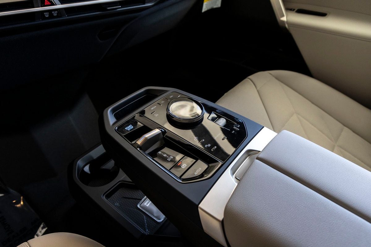 2026 BMW iX xDrive45