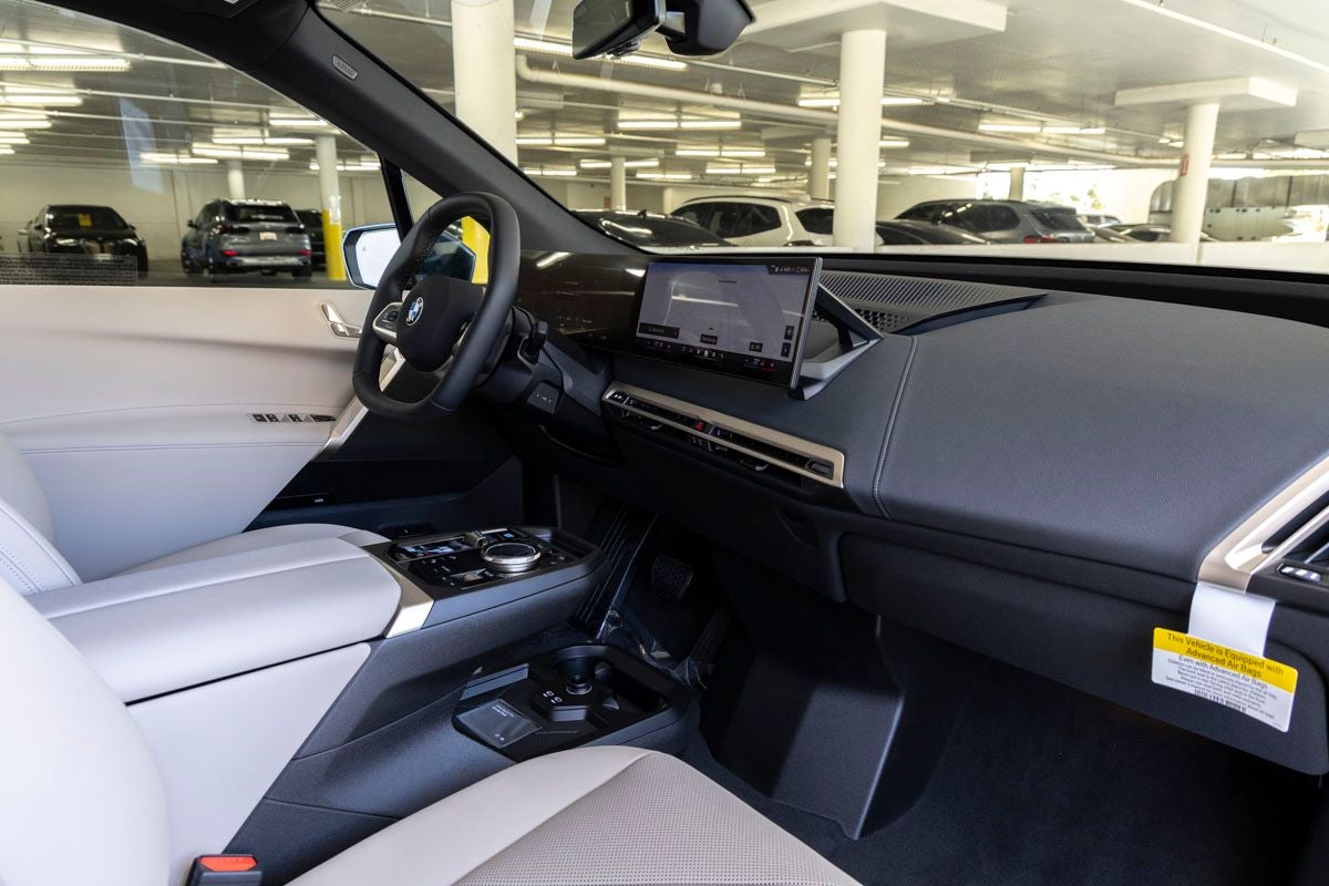 2026 BMW iX xDrive45