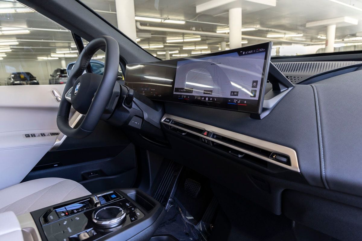 2026 BMW iX xDrive45