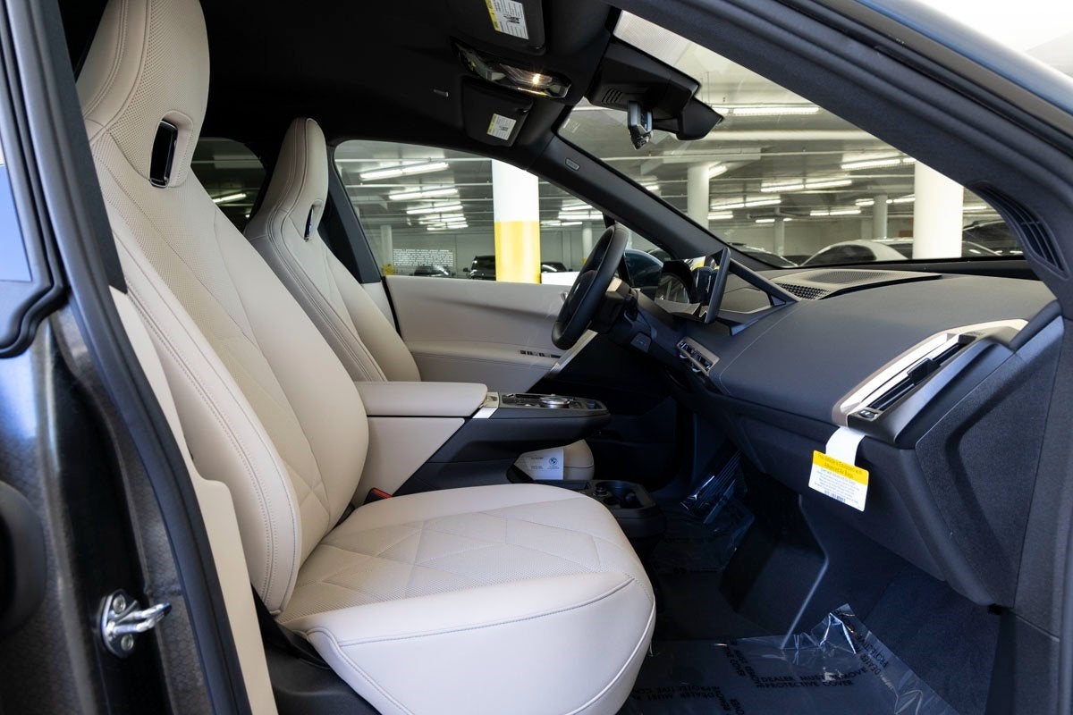 2026 BMW iX xDrive45