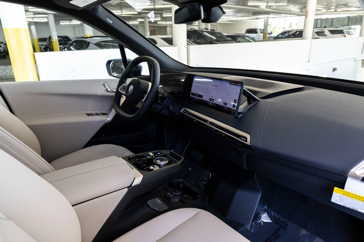 2026 BMW iX xDrive45