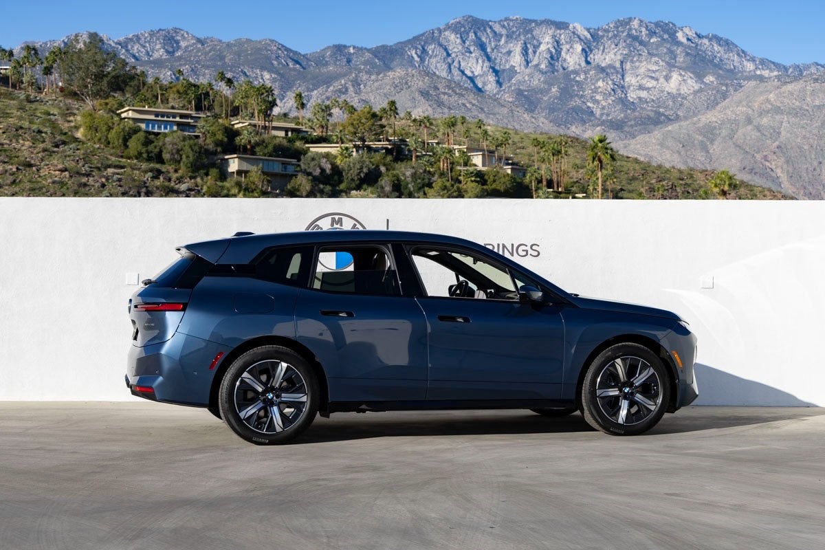 2026 BMW iX xDrive45