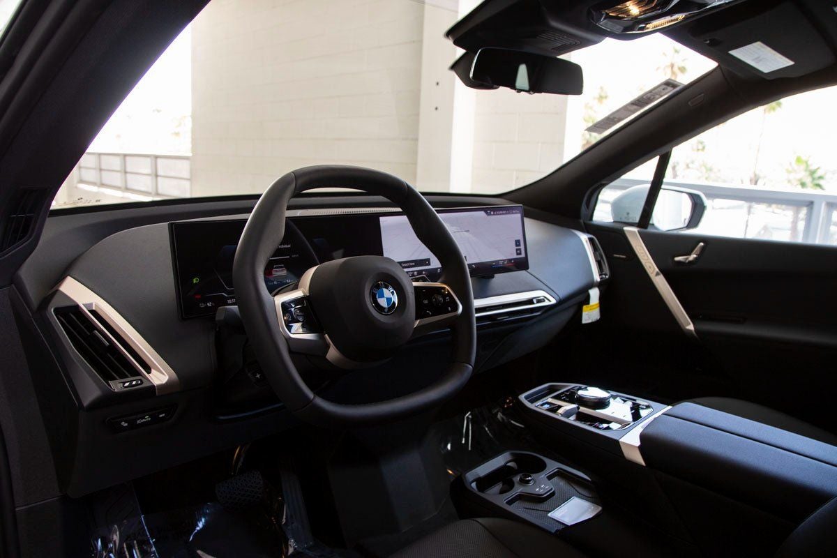2026 BMW iX xDrive45