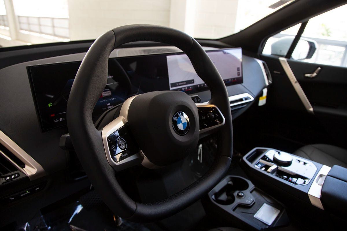 2026 BMW iX xDrive45