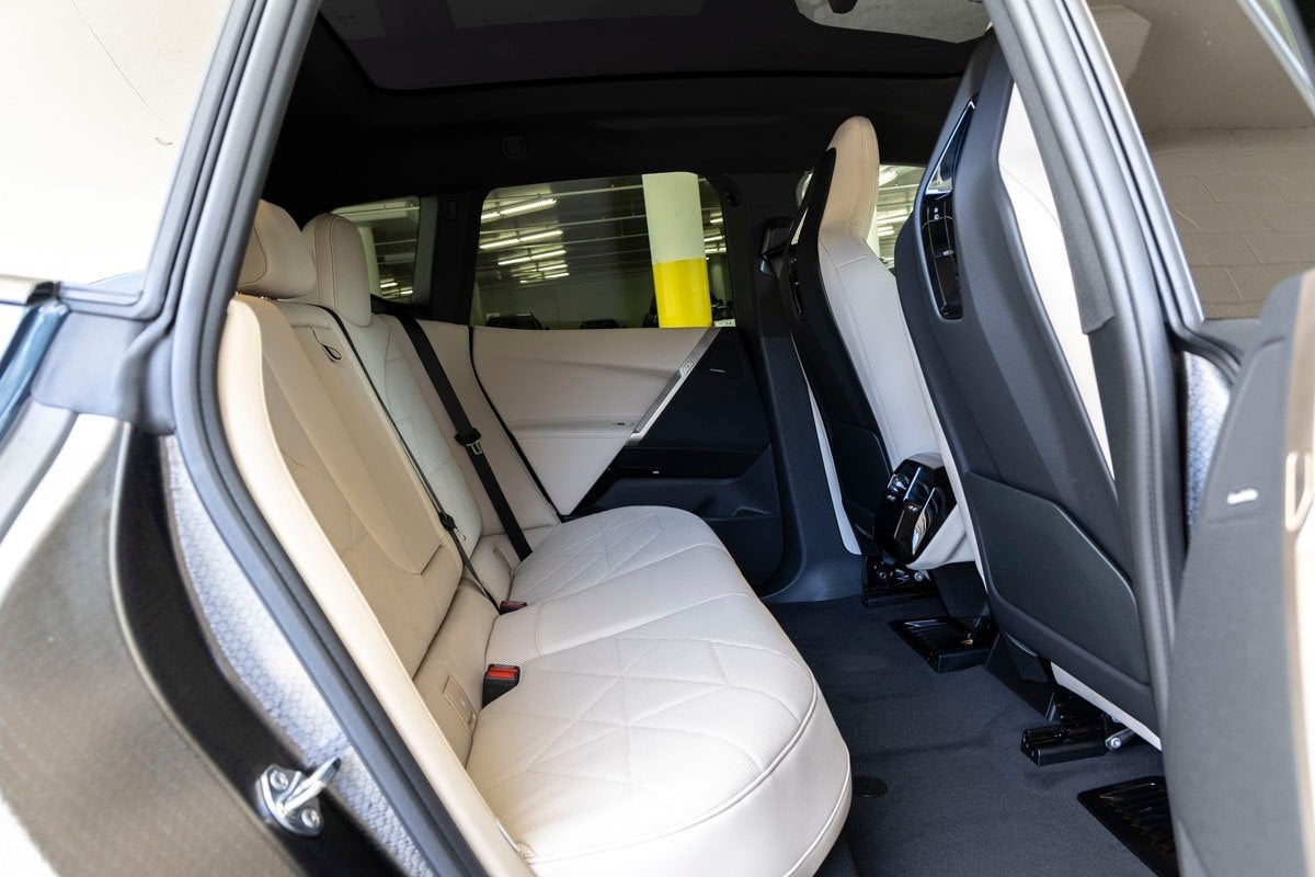 2026 BMW iX xDrive45