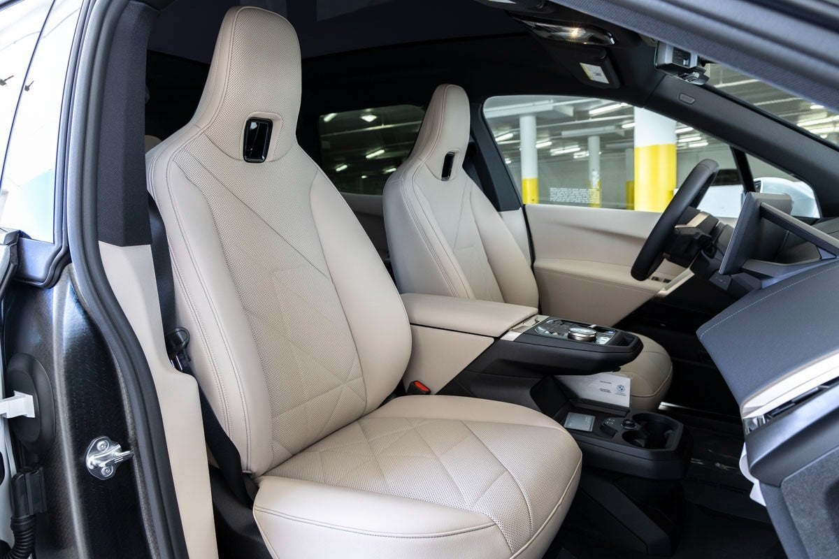 2026 BMW iX xDrive45