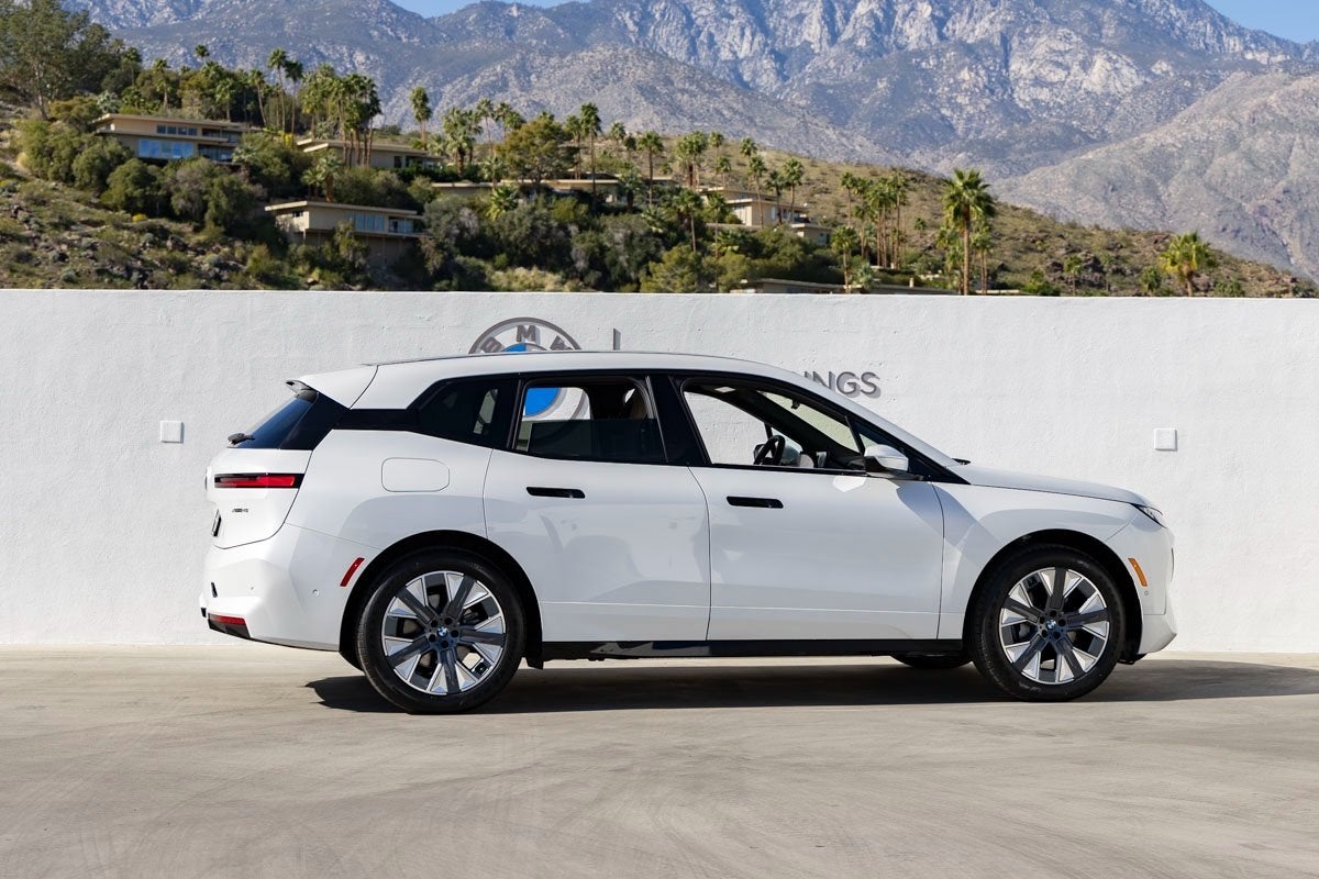 2026 BMW iX xDrive45