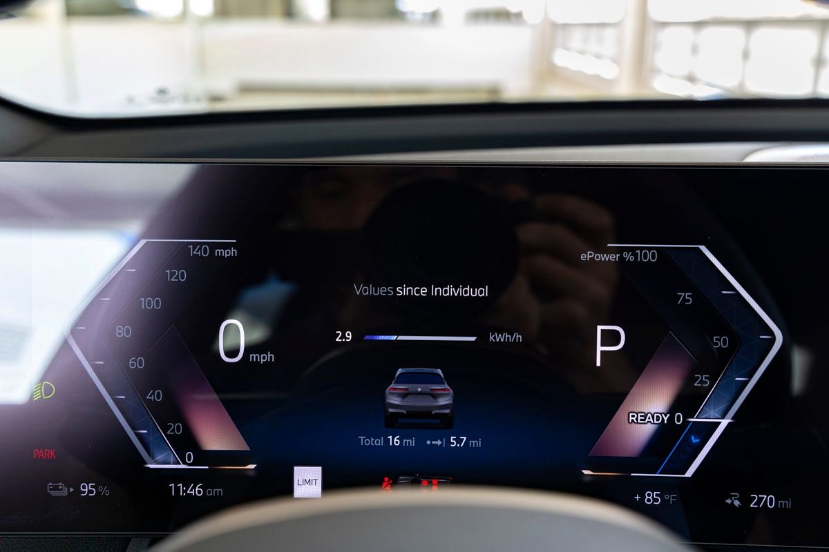 2026 BMW iX xDrive45