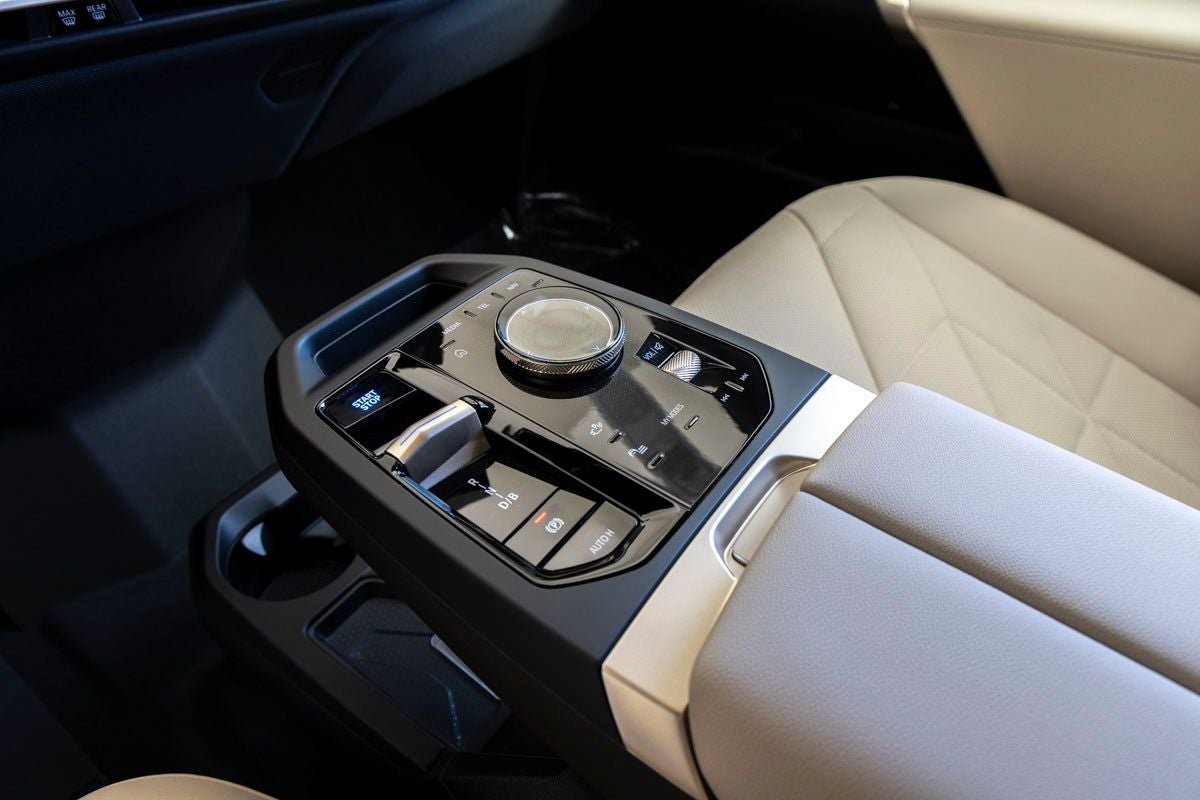 2026 BMW iX xDrive45