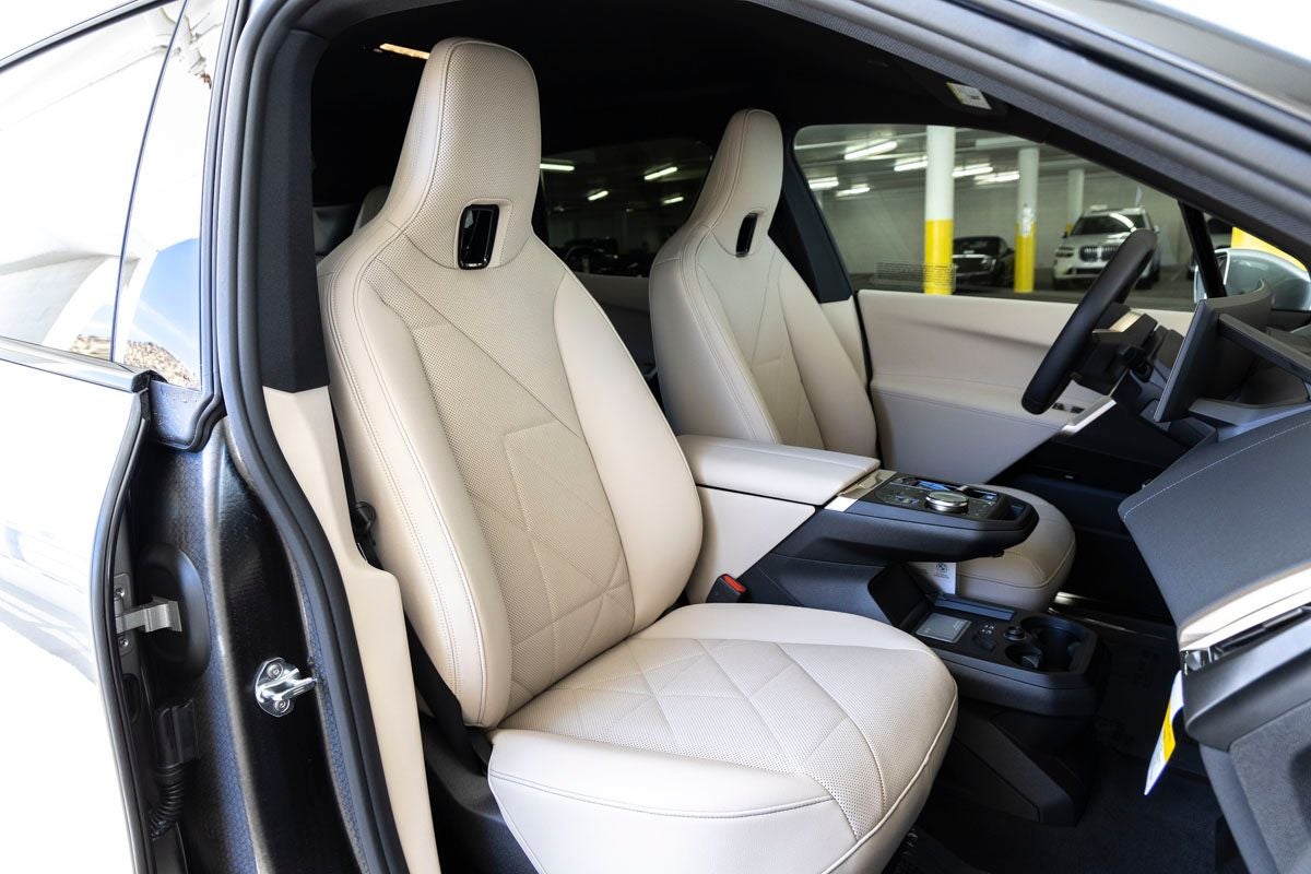 2026 BMW iX xDrive45