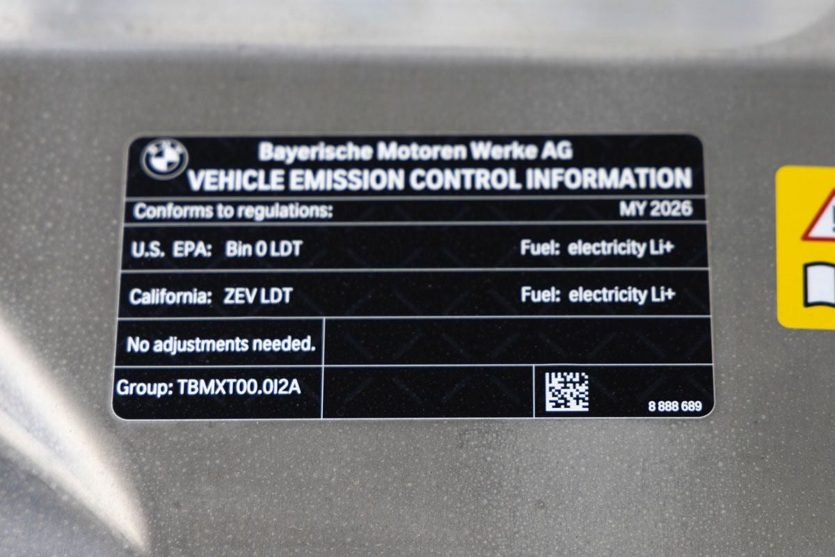 2026 BMW iX xDrive45