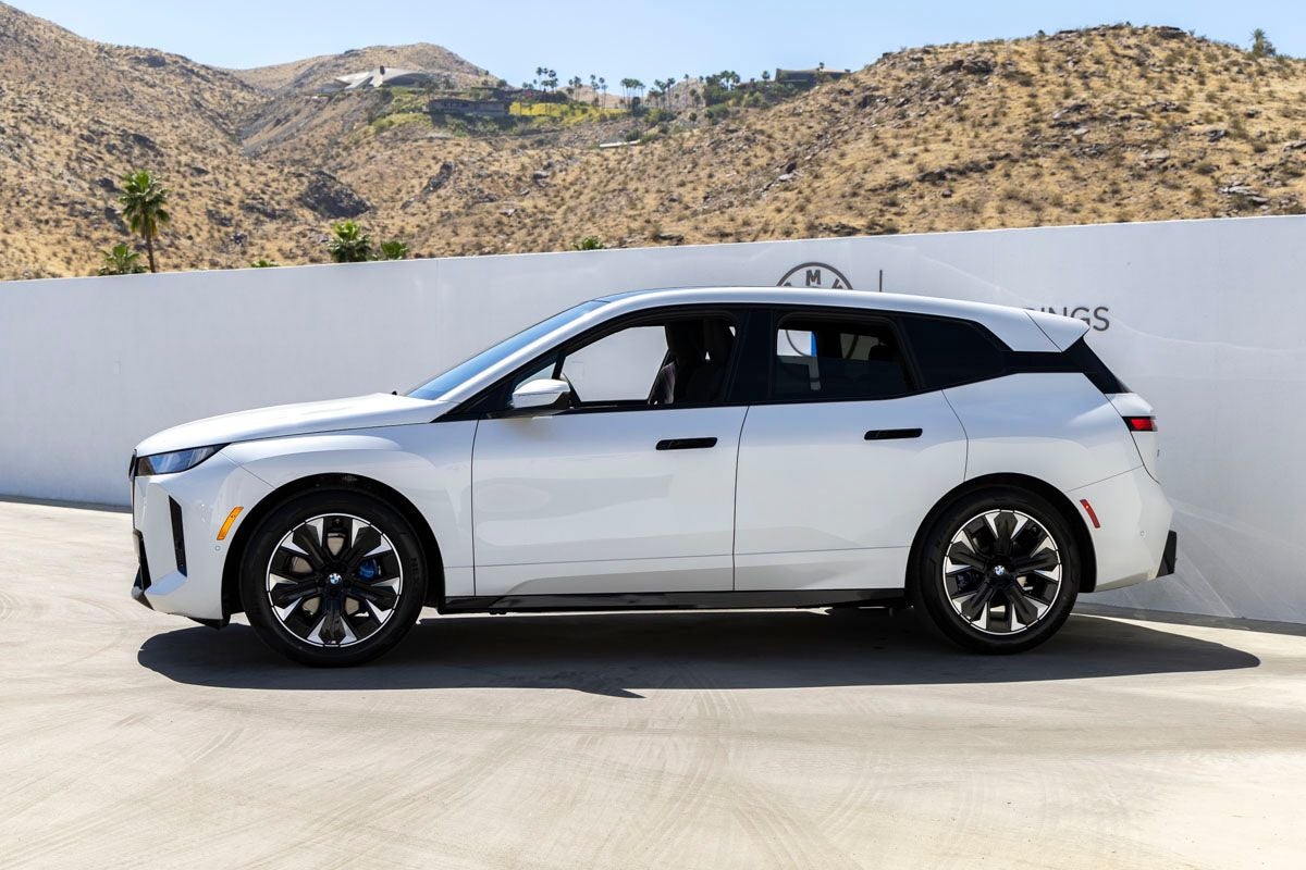 2026 BMW iX xDrive45