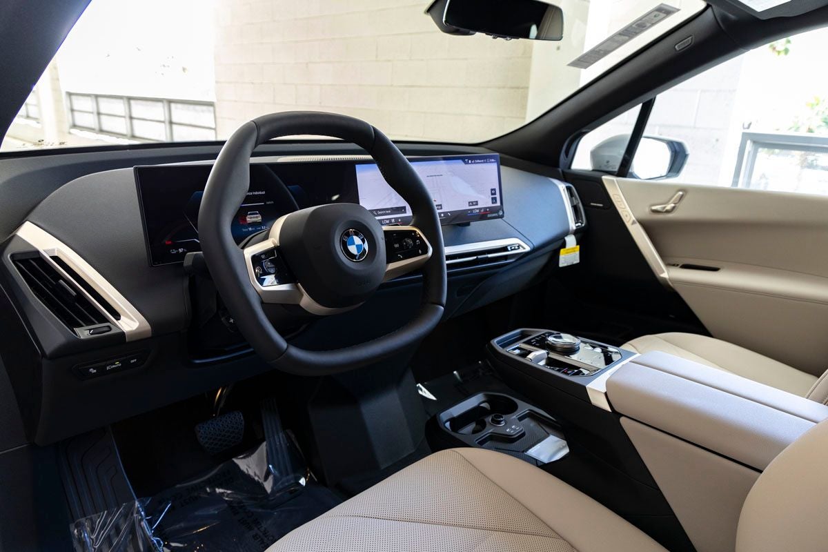 2026 BMW iX xDrive60