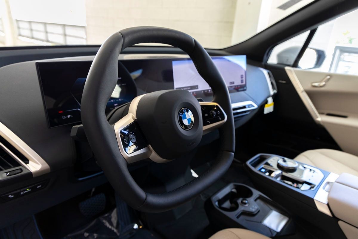 2026 BMW iX xDrive60