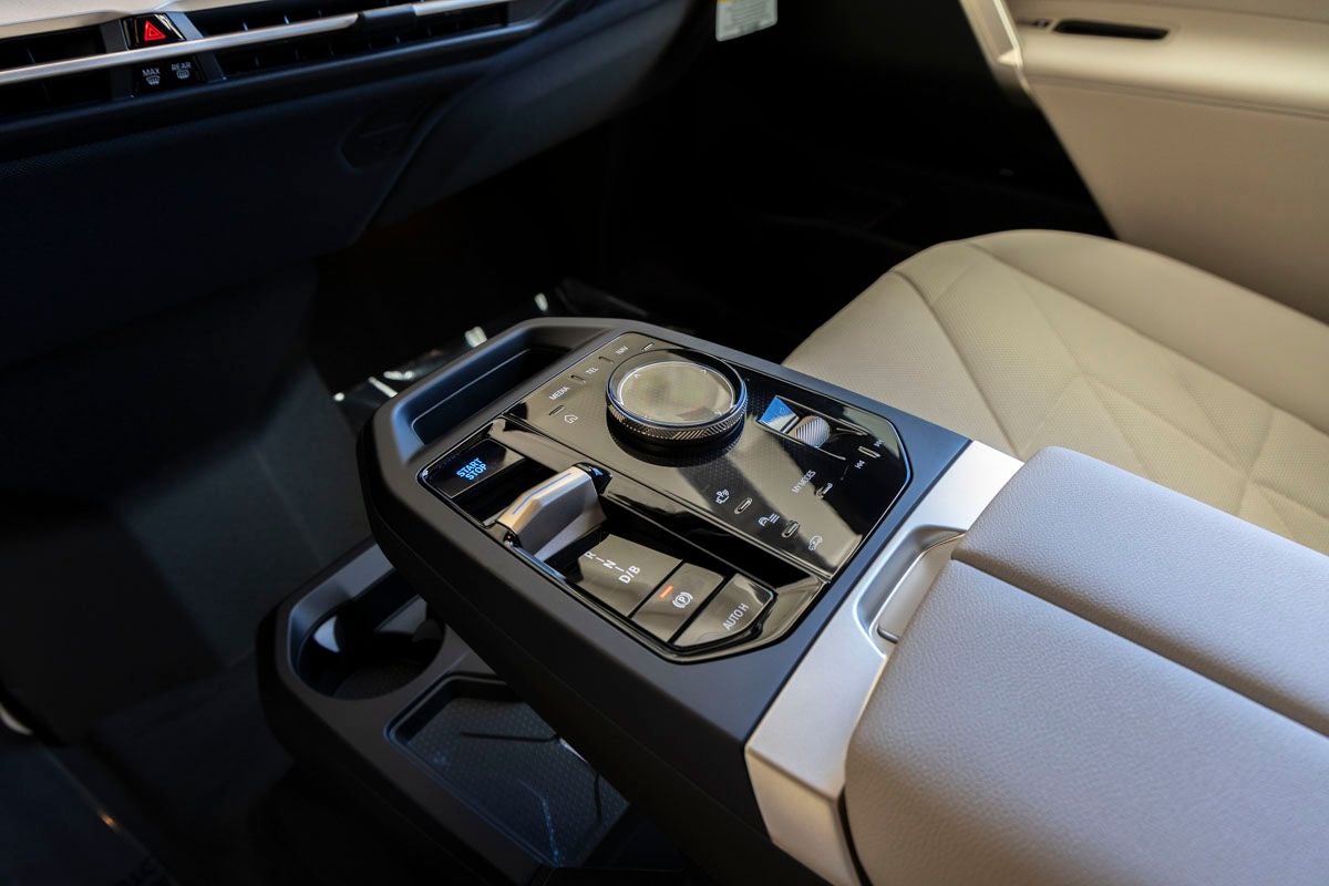 2026 BMW iX xDrive60