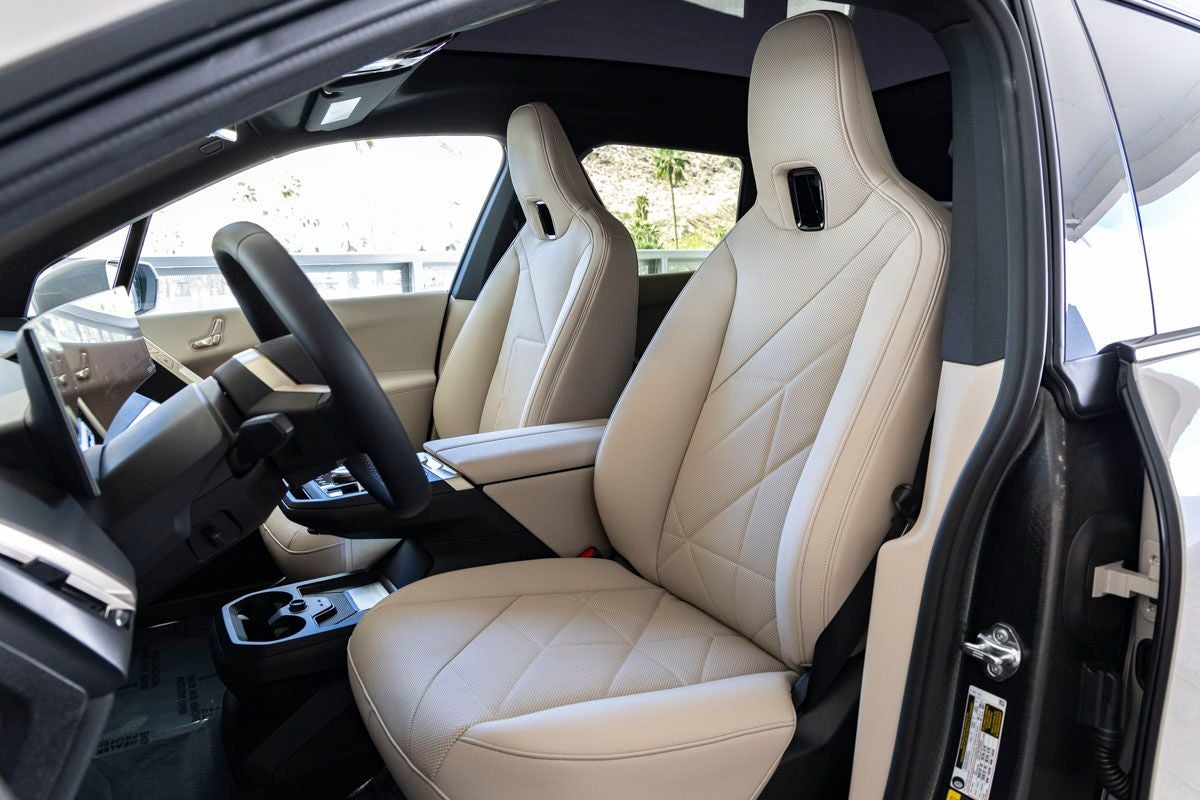 2026 BMW iX xDrive60