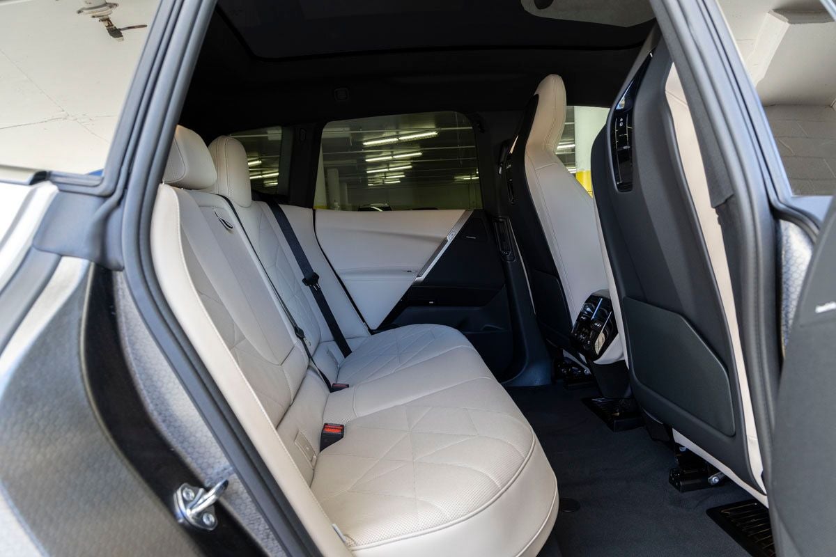 2026 BMW iX xDrive60