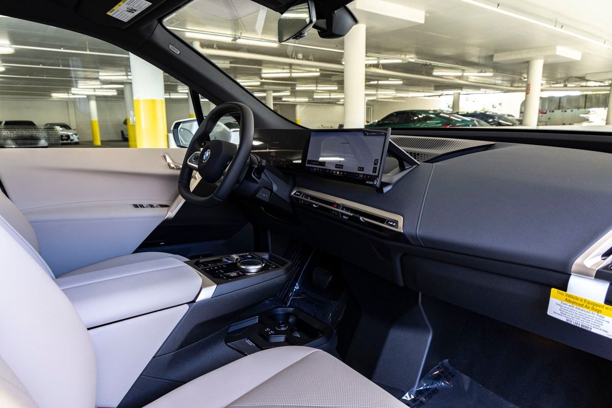 2026 BMW iX xDrive60