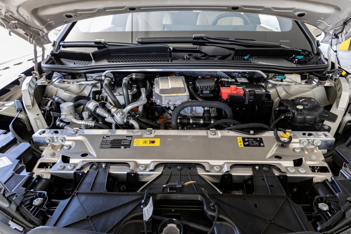 2026 BMW iX xDrive60