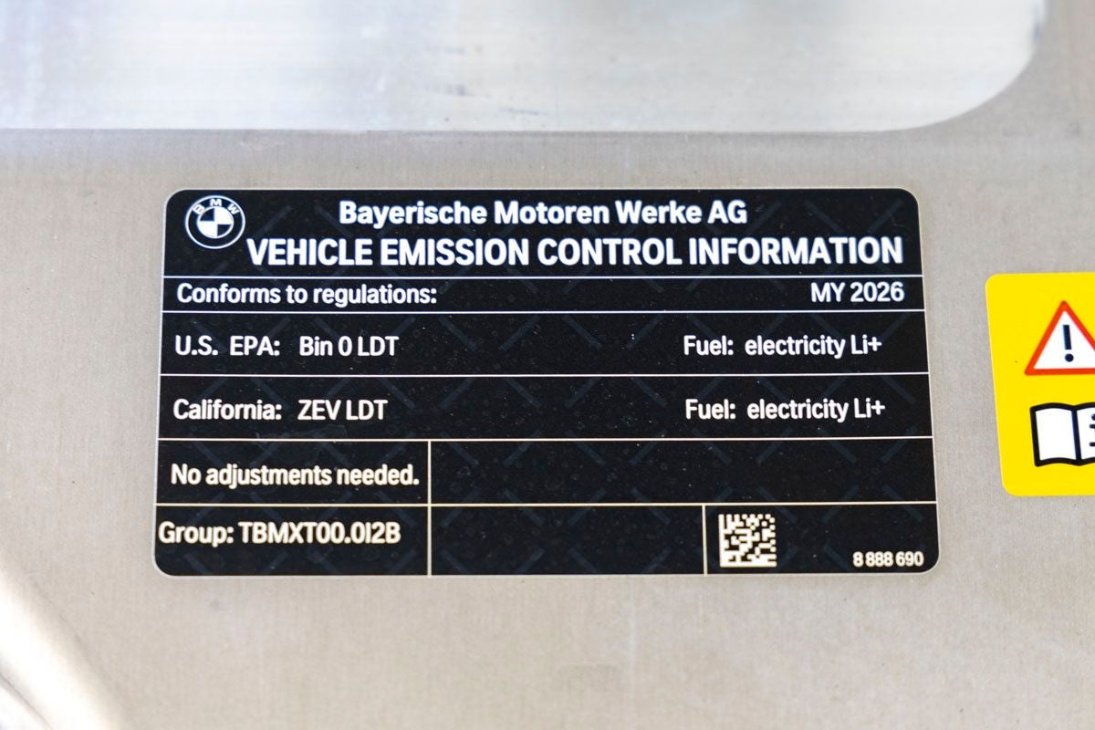 2026 BMW iX xDrive60