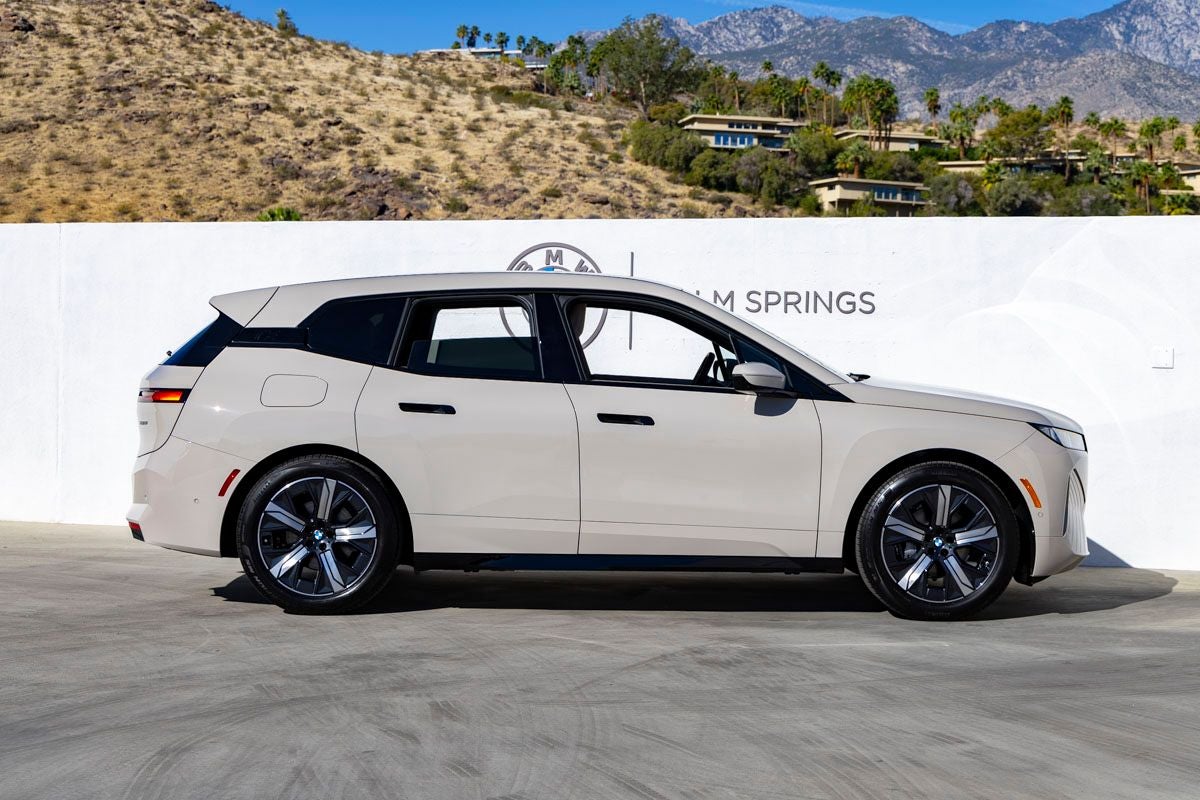 2026 BMW iX xDrive60
