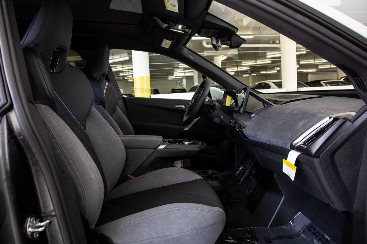 2026 BMW iX xDrive60