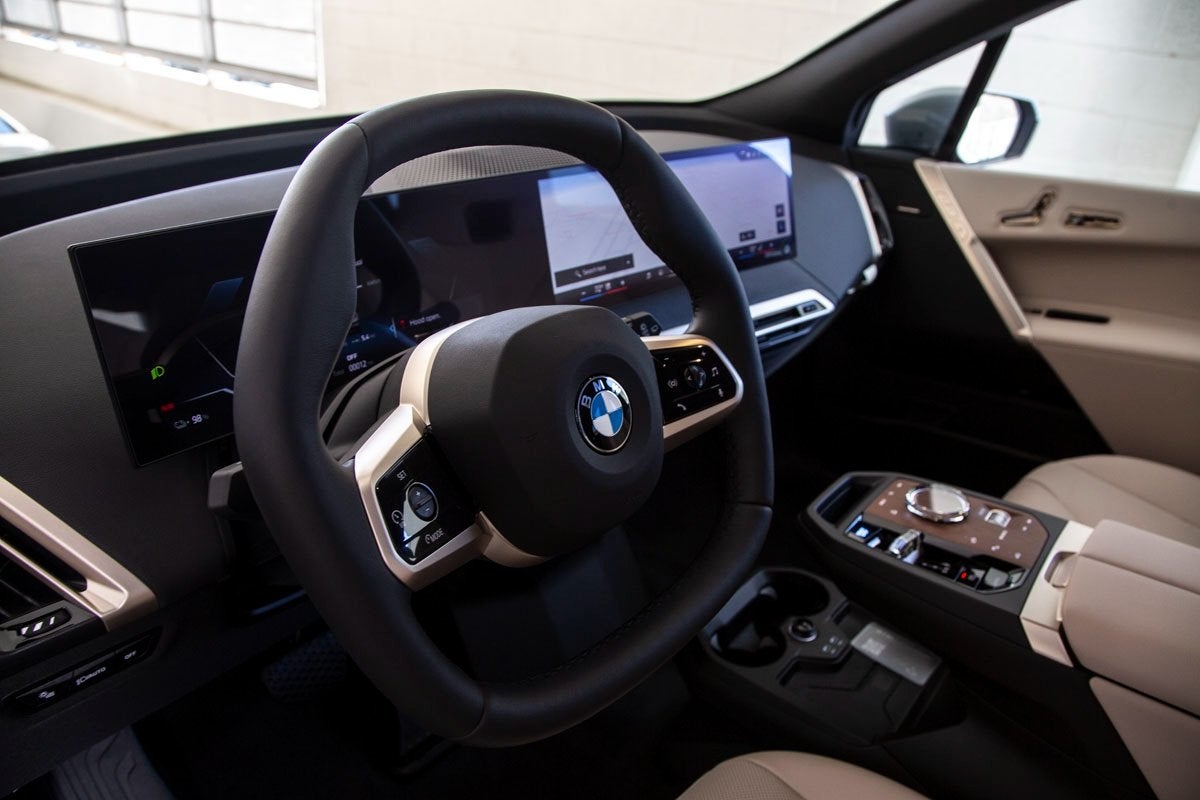 2026 BMW iX xDrive60