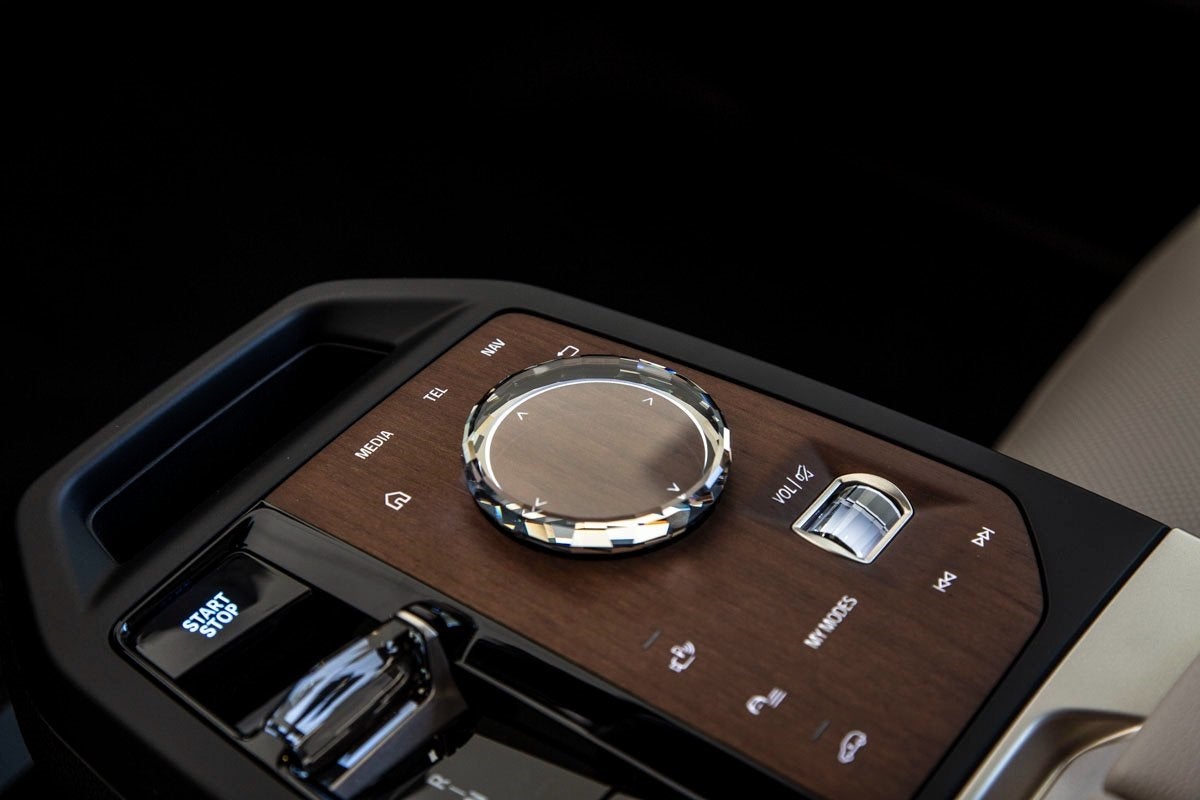 2026 BMW iX xDrive60