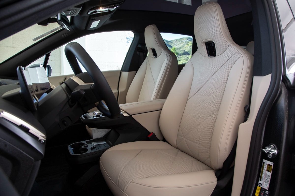 2026 BMW iX xDrive60