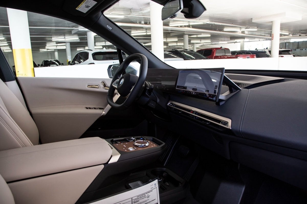 2026 BMW iX xDrive60