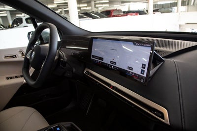 2026 BMW iX xDrive60