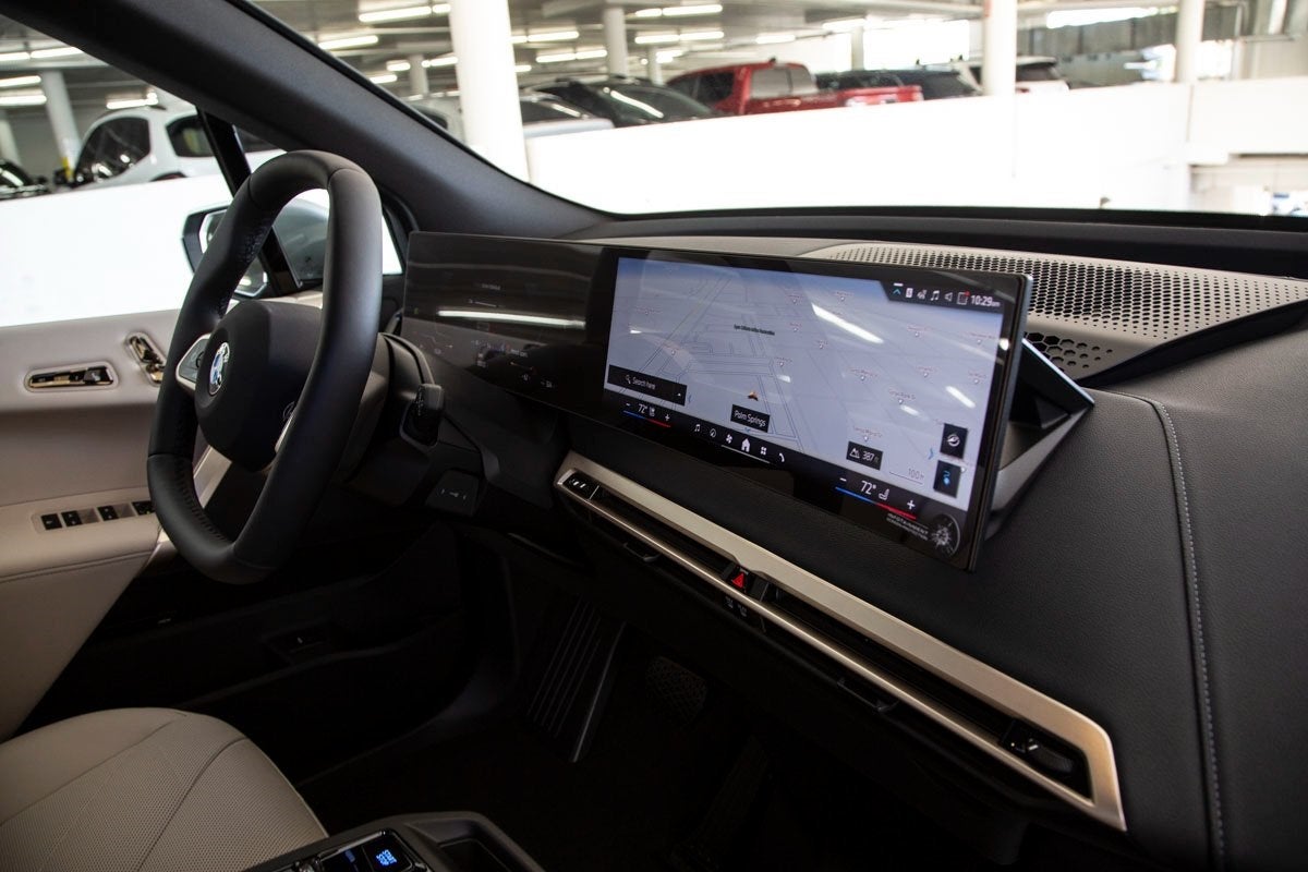 2026 BMW iX xDrive60