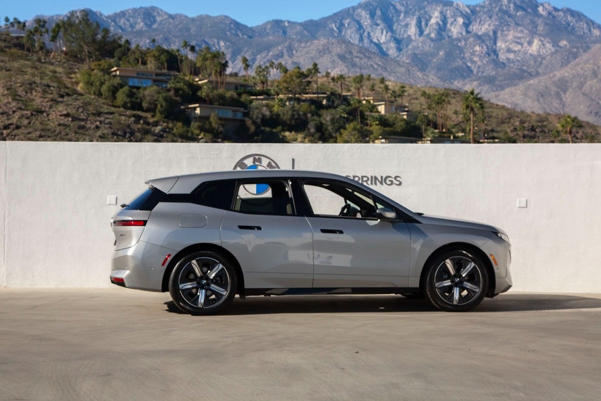 2026 BMW iX xDrive60