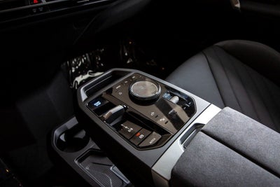 2026 BMW iX xDrive60