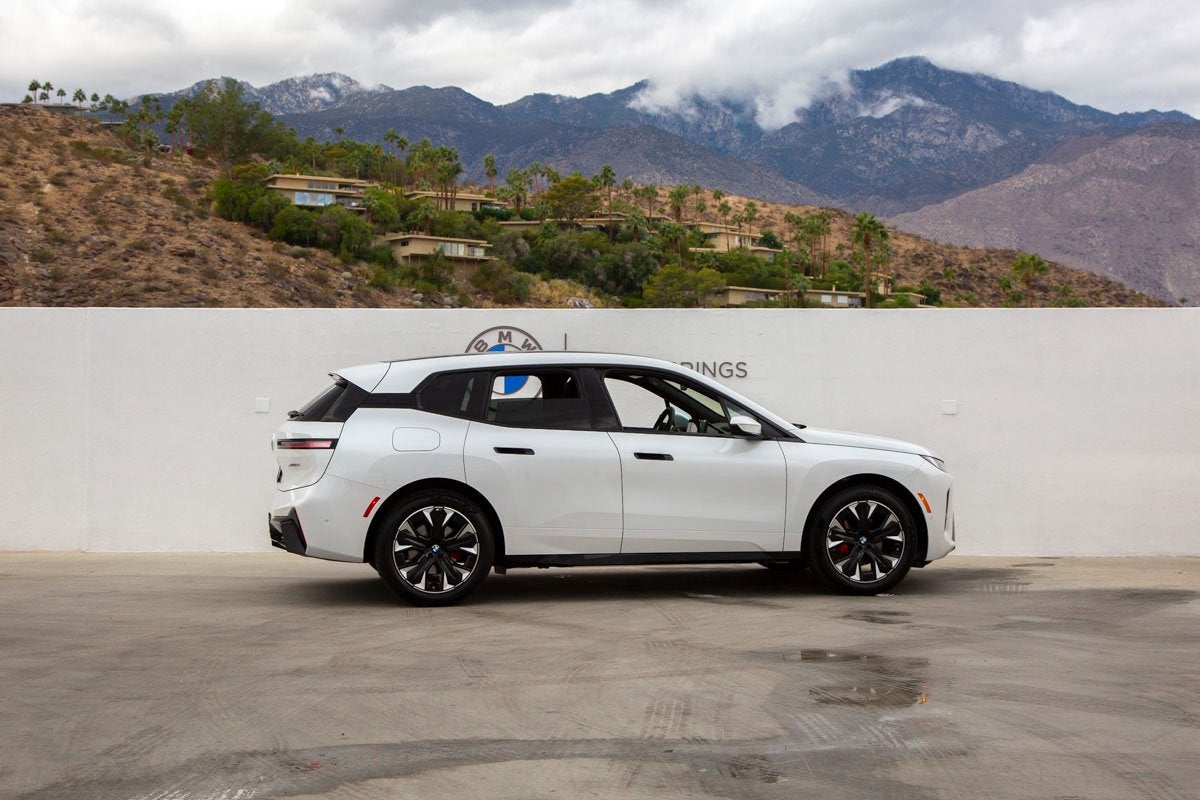 2026 BMW iX xDrive60