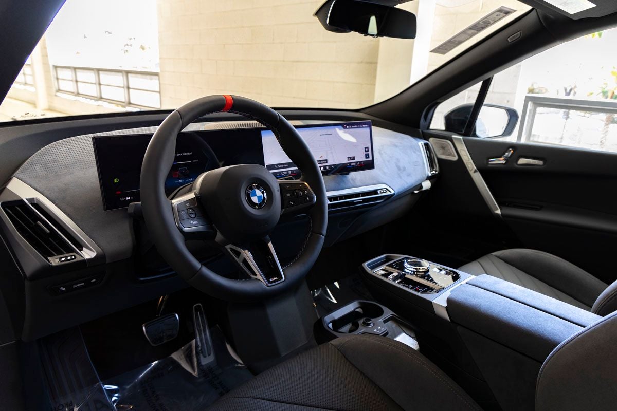 2026 BMW iX M70