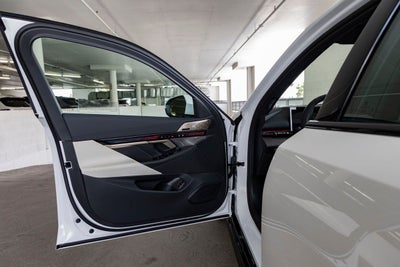 2026 BMW 5 Series 550e xDrive