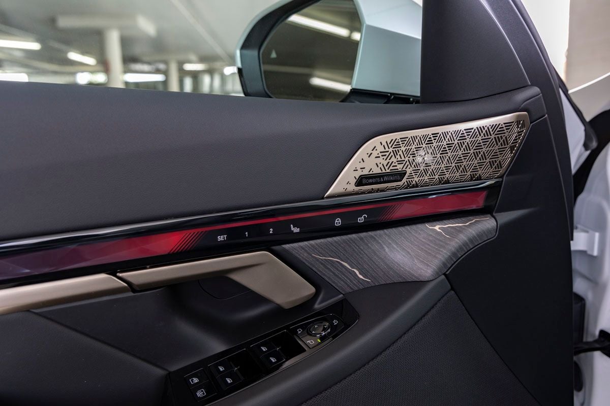 2026 BMW 5 Series 550e xDrive