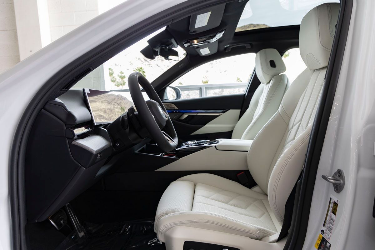 2026 BMW 5 Series 550e xDrive