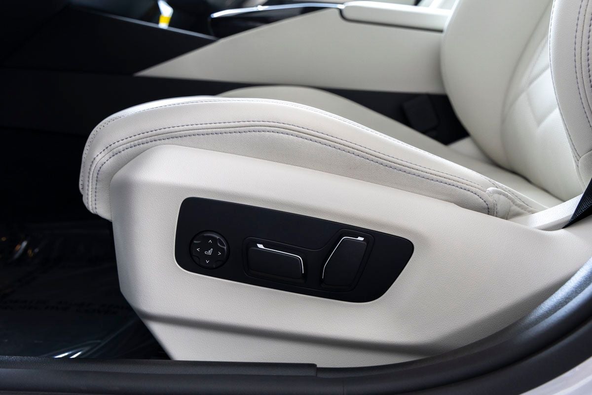 2026 BMW 5 Series 550e xDrive