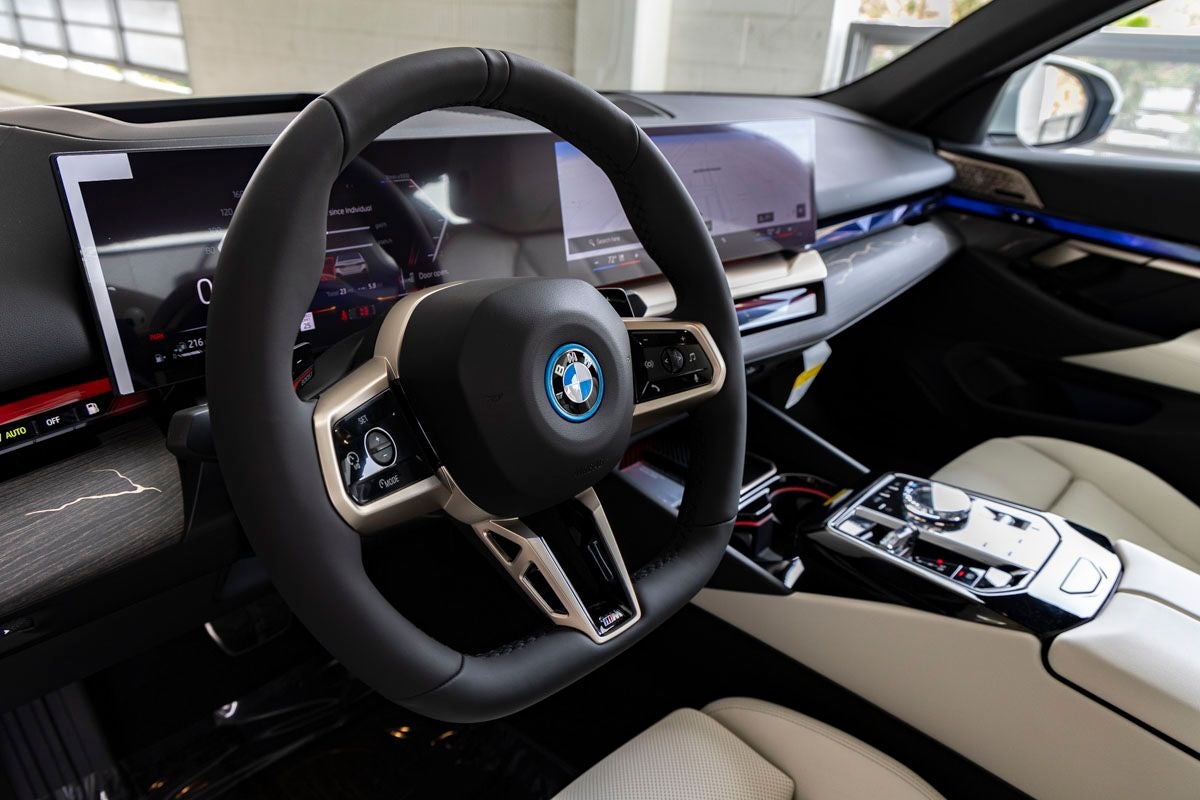 2026 BMW 5 Series 550e xDrive