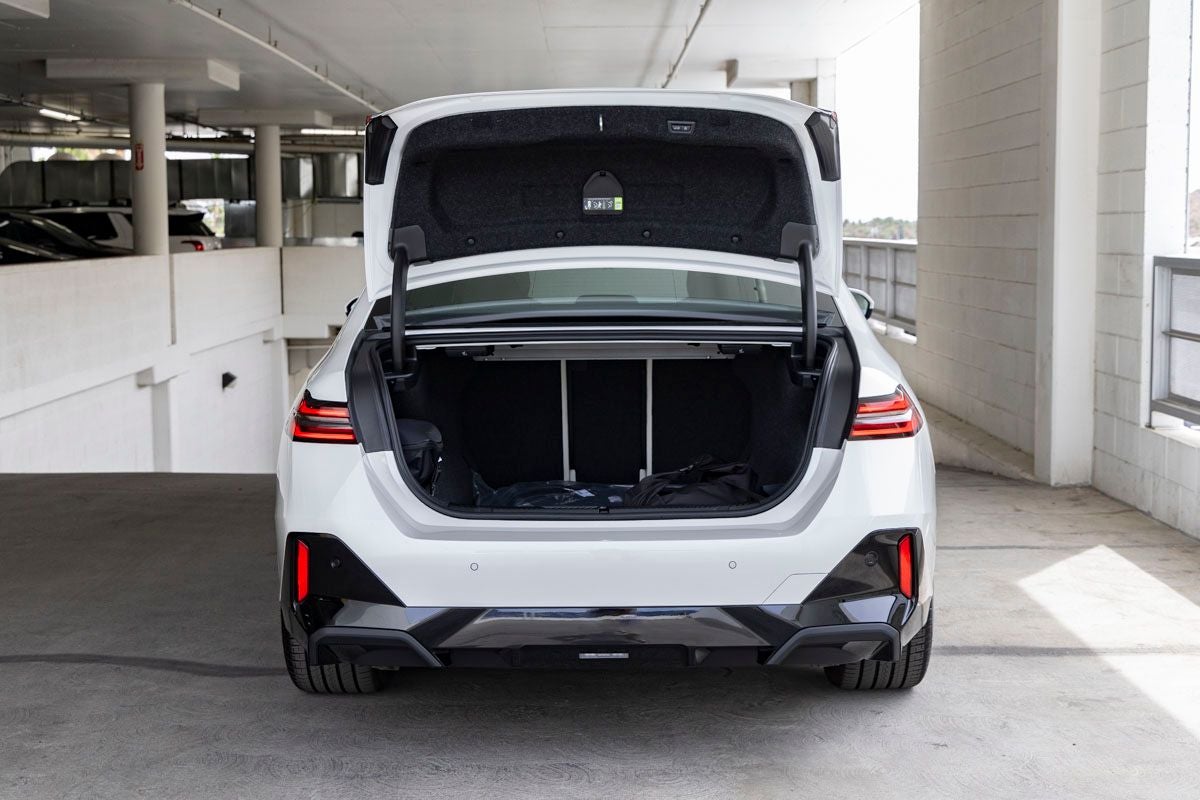 2026 BMW 5 Series 550e xDrive