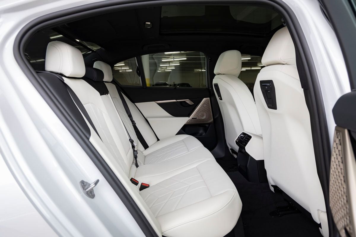 2026 BMW 5 Series 550e xDrive