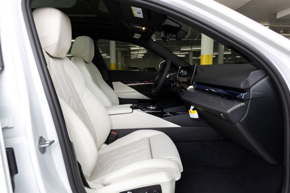 2026 BMW 5 Series 550e xDrive