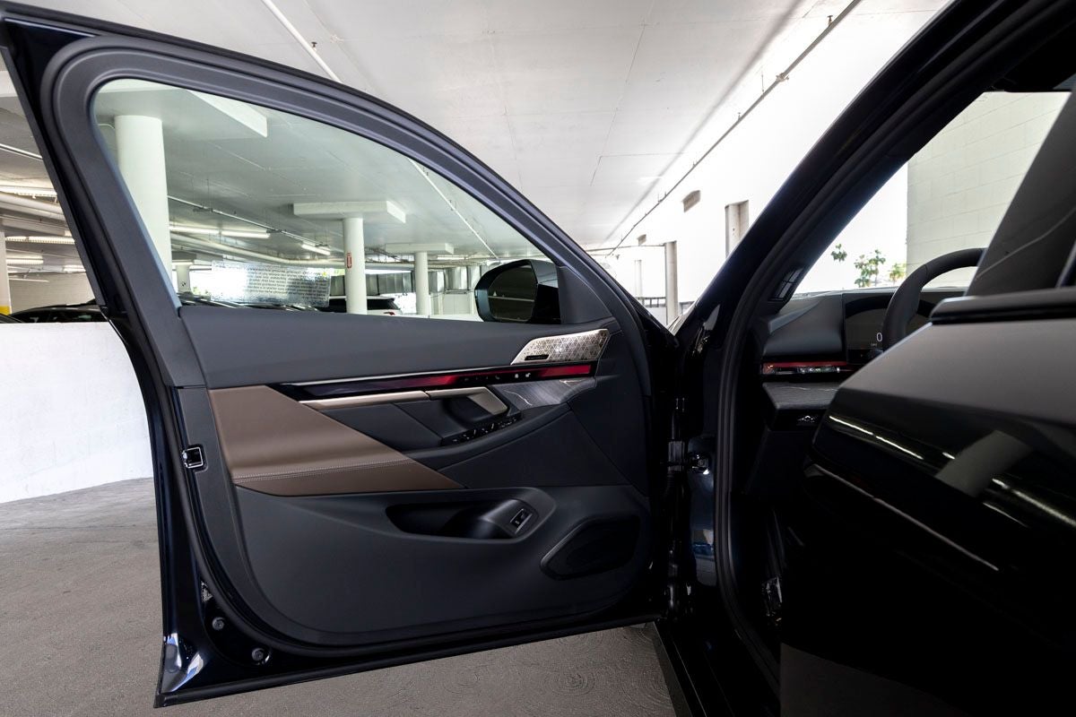 2026 BMW 5 Series 550e xDrive