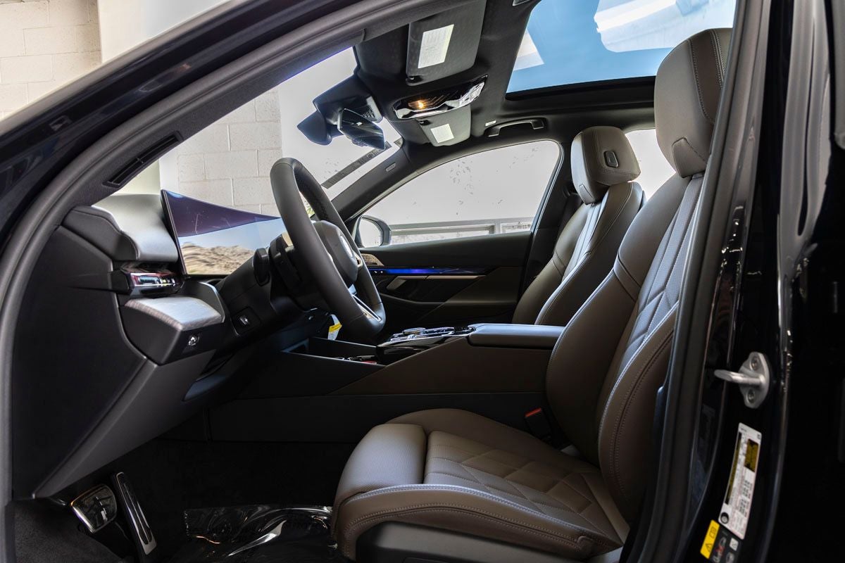 2026 BMW 5 Series 550e xDrive