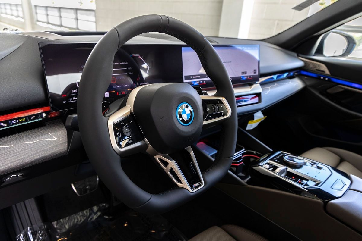 2026 BMW 5 Series 550e xDrive