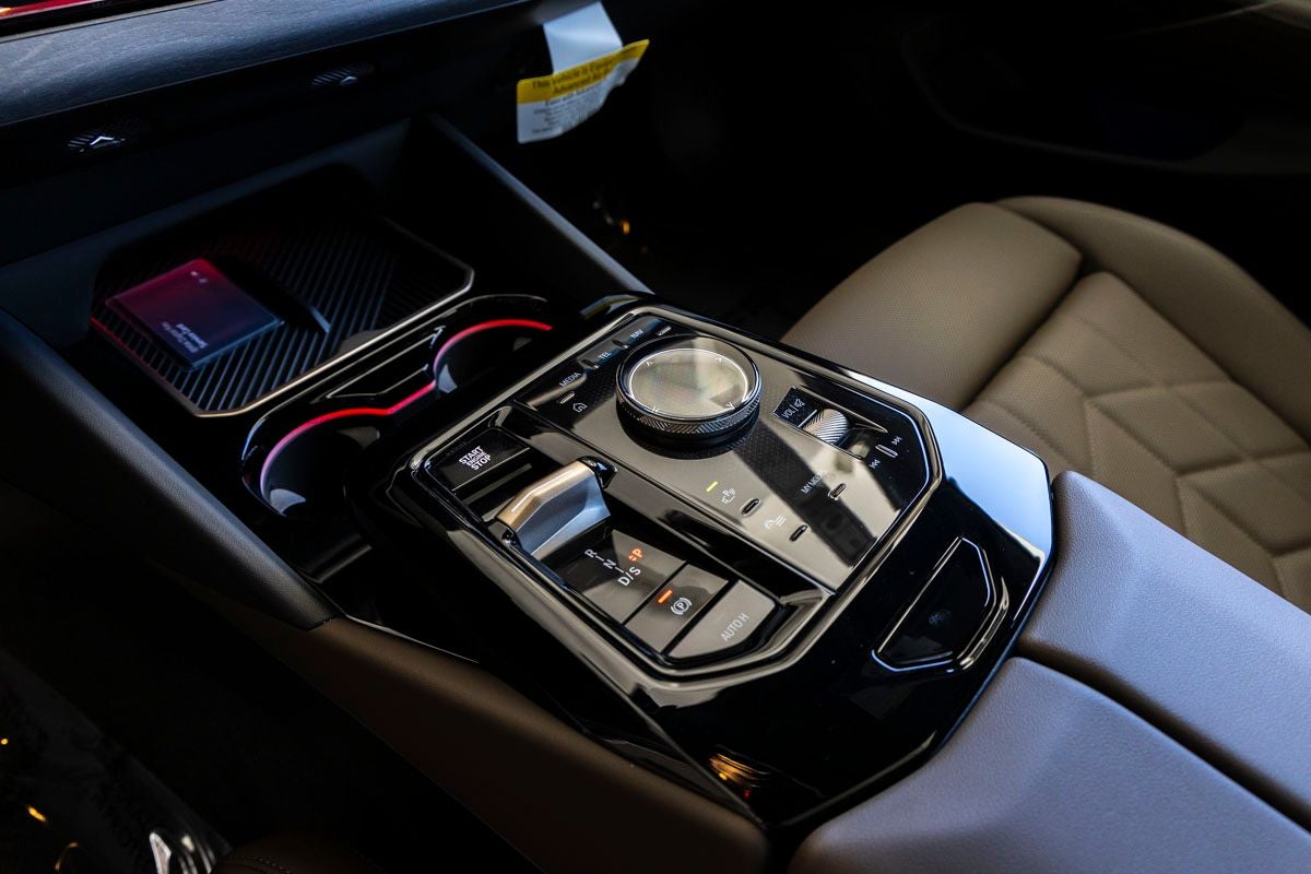 2026 BMW 5 Series 550e xDrive