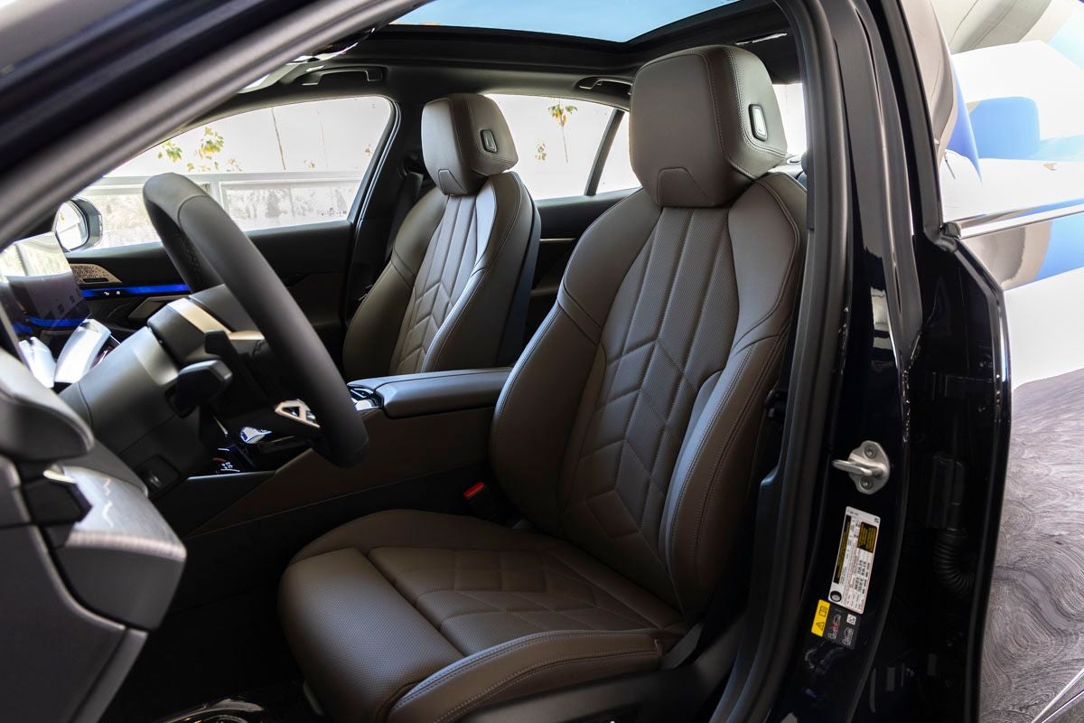 2026 BMW 5 Series 550e xDrive