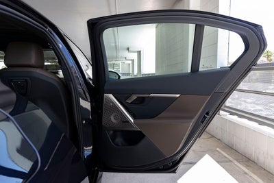 2026 BMW 5 Series 550e xDrive